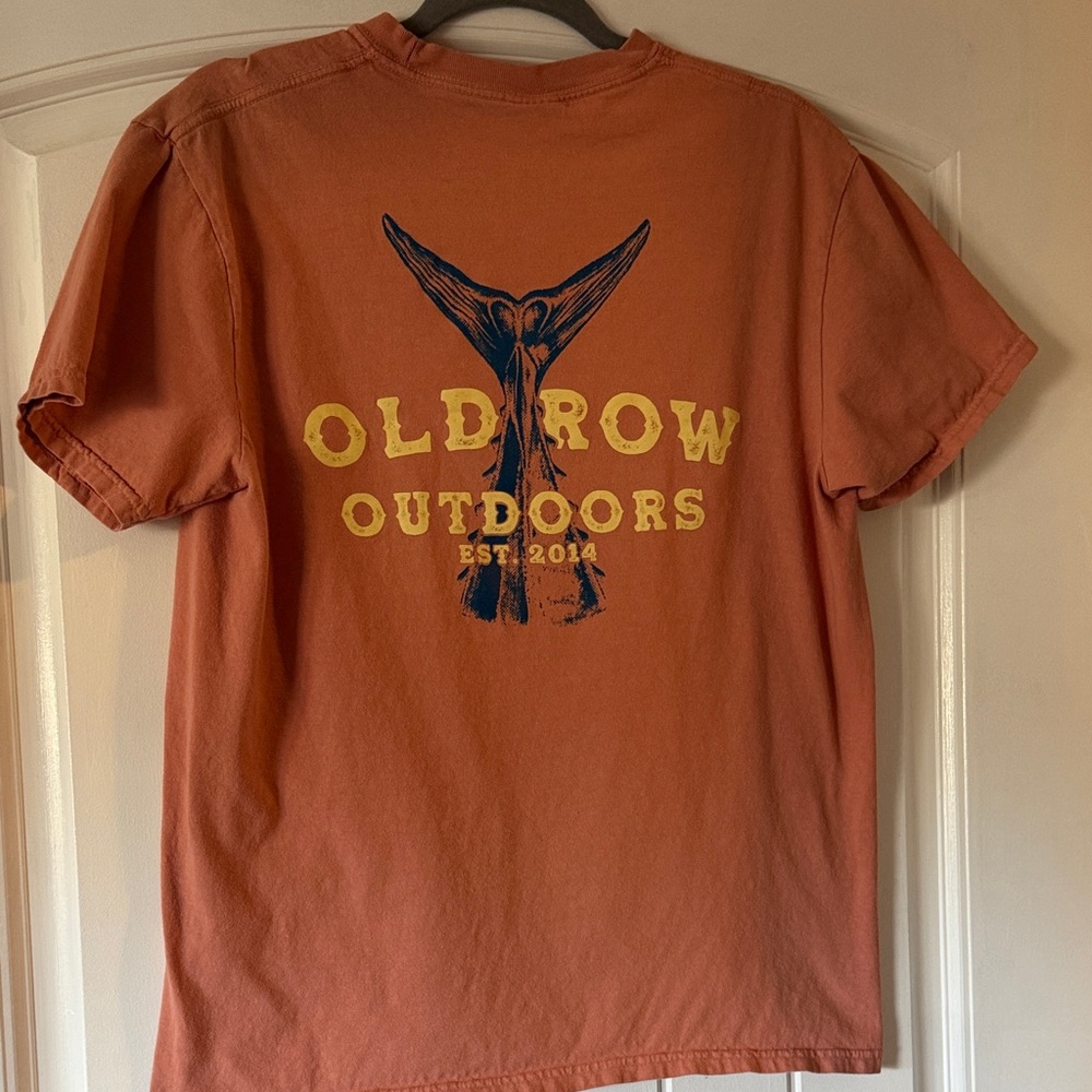 Old row Graphic Tee